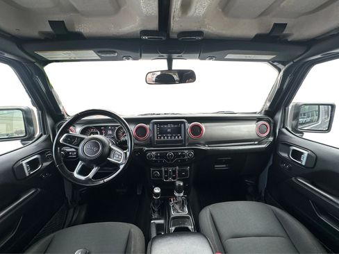 Used 2020 Jeep Wrangler Unlimited Sahara image 24