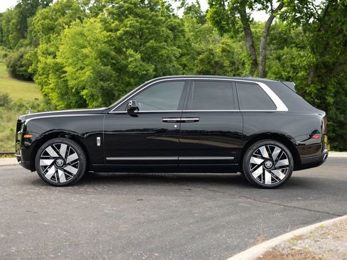 Certified 2021 Rolls-Royce Cullinan AWD/4WD image 6