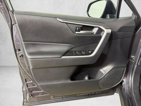 Used 2024 Toyota RAV4 XLE FWD image 10
