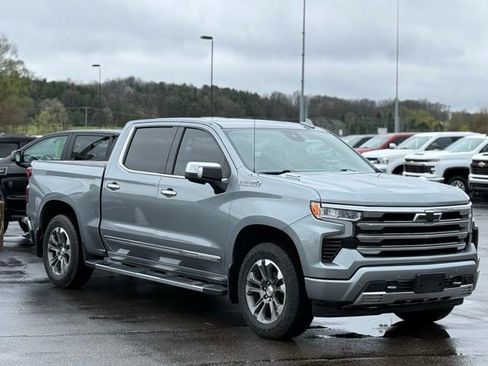 Used 2025 Chevrolet Silverado 1500 High Country image 34