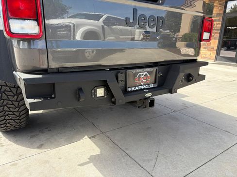 Used 2023 Jeep Gladiator Sport AWD/4WD image 25