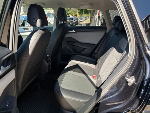 Used 2022 Volkswagen Taos SE image 27