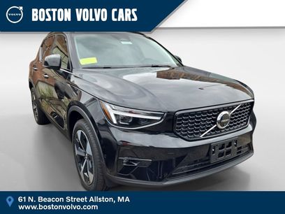 New 2026 Volvo XC40 B5 Plus w/ Protection Package Premier