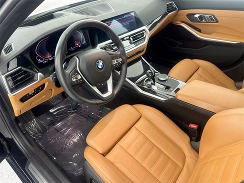 Used 2019 BMW 330i xDrive 330i xDrive w/ Premium Package image 9