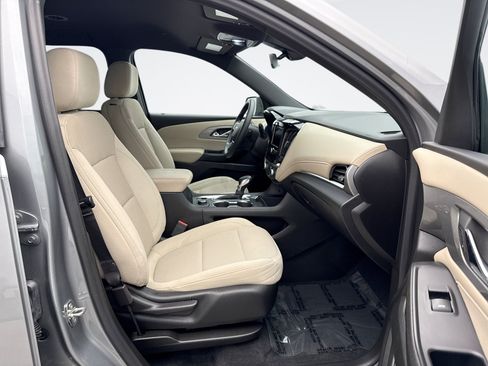 Used 2023 Chevrolet Traverse LS AWD/4WD image 18