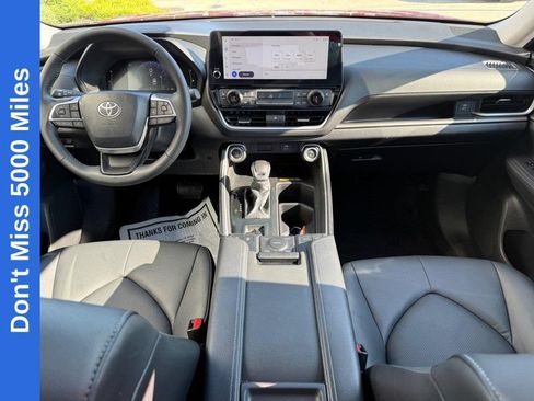 Used 2025 Toyota Grand Highlander AWD image 14