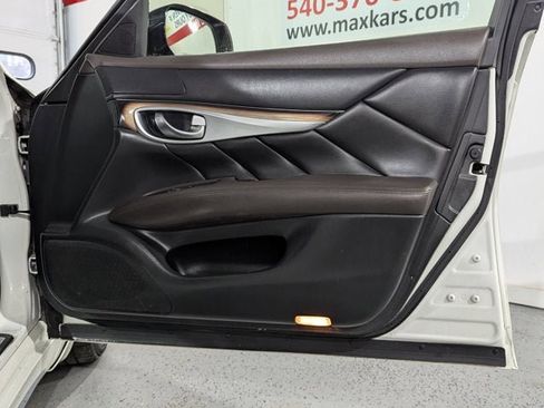 Used 2016 INFINITI Q70 L 3.7 w/ Deluxe Touring Package image 21