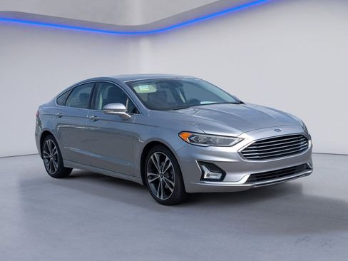 Used 2020 Ford Fusion Titanium AWD/4WD image 3