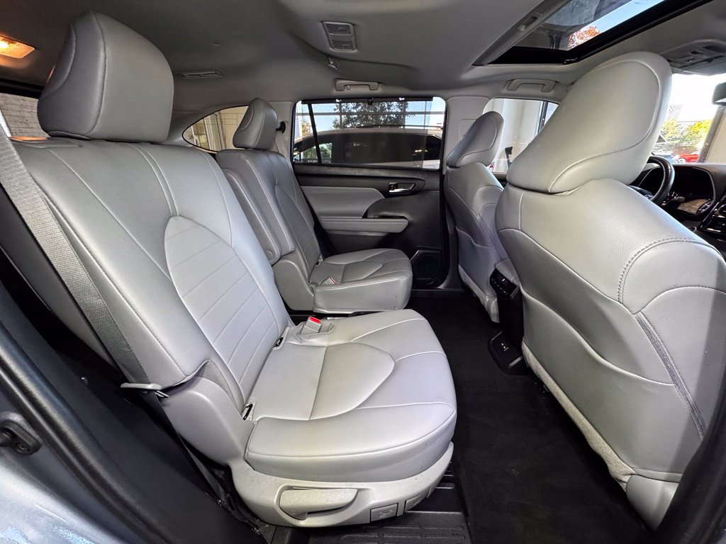 Certified 2022 Toyota Highlander XLE AWD/4WD image 53