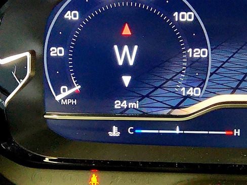 Used 2024 GMC Yukon Denali w/ Denali Reserve Package image 16