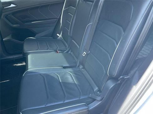 Used 2022 Volkswagen Tiguan SEL R-Line AWD/4WD image 15