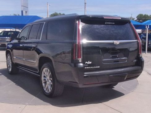 Used 2017 Cadillac Escalade ESV Premium Luxury AWD/4WD image 21
