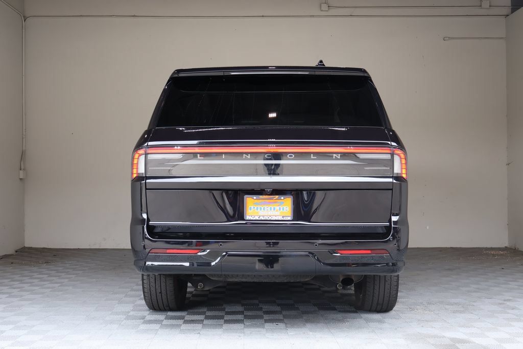 Used 2025 Lincoln Navigator L Reserve AWD/4WD image 12
