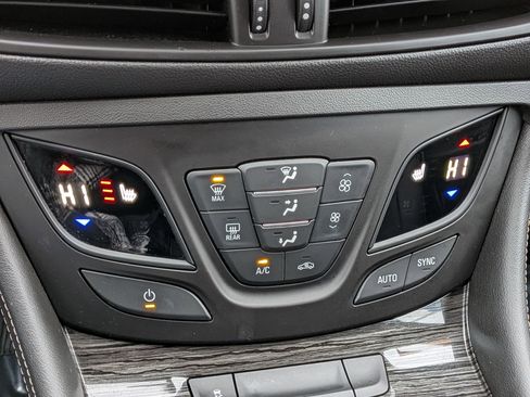 Used 2017 Buick Envision Premium image 21