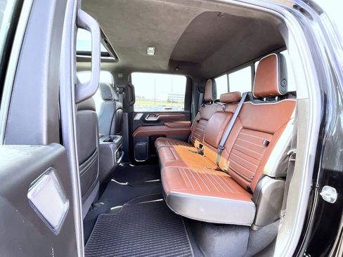 Used 2025 GMC Sierra 2500 Denali Ultimate image 19