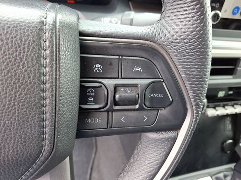 Used 2025 Toyota Tacoma TRD Off-Road image 21