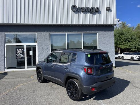 New 2023 Jeep Renegade Altitude image 4