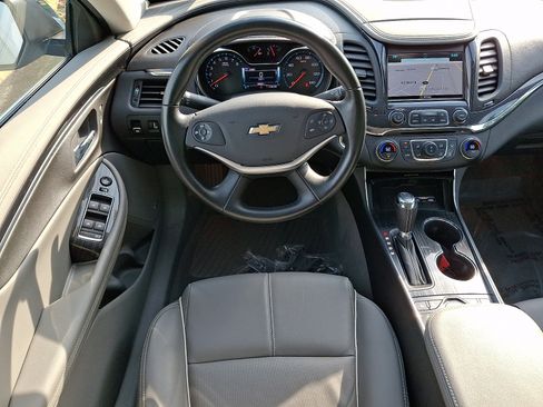 Used 2018 Chevrolet Impala Premier FWD image 12