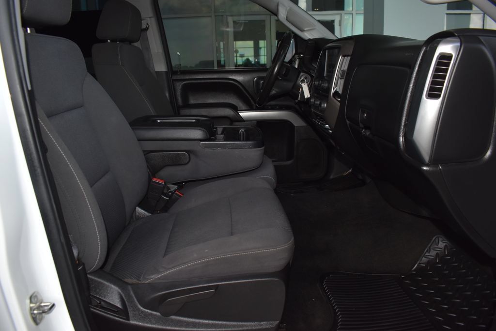 Used 2018 Chevrolet Silverado 1500 LT w/ Texas Edition AWD/4WD image 4