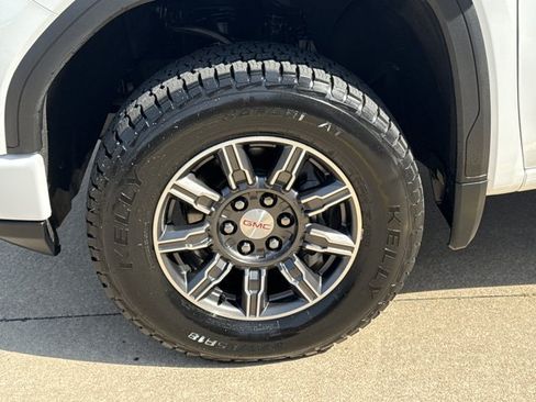 Used 2025 GMC Sierra 1500 AT4 AWD/4WD image 16