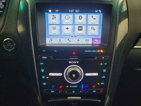 Used 2018 Ford Explorer Limited image 25