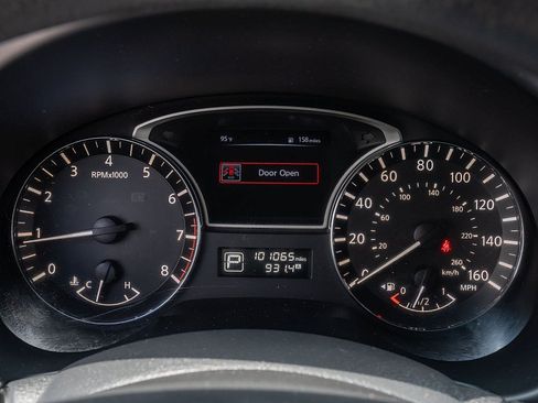 Used 2015 Nissan Altima 2.5 S w/ Sport Value Package FWD image 30