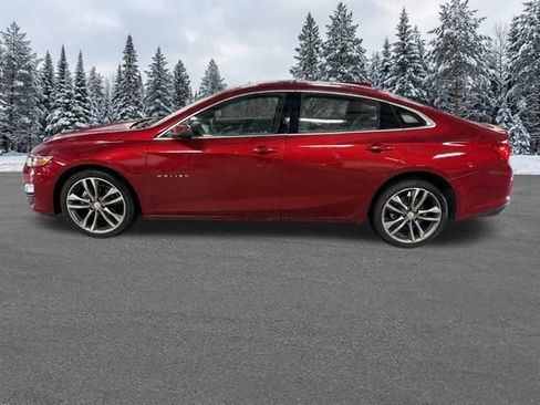 Used 2025 Chevrolet Malibu LT image 2