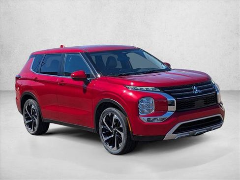 Used 2024 Mitsubishi Outlander SE FWD image 3