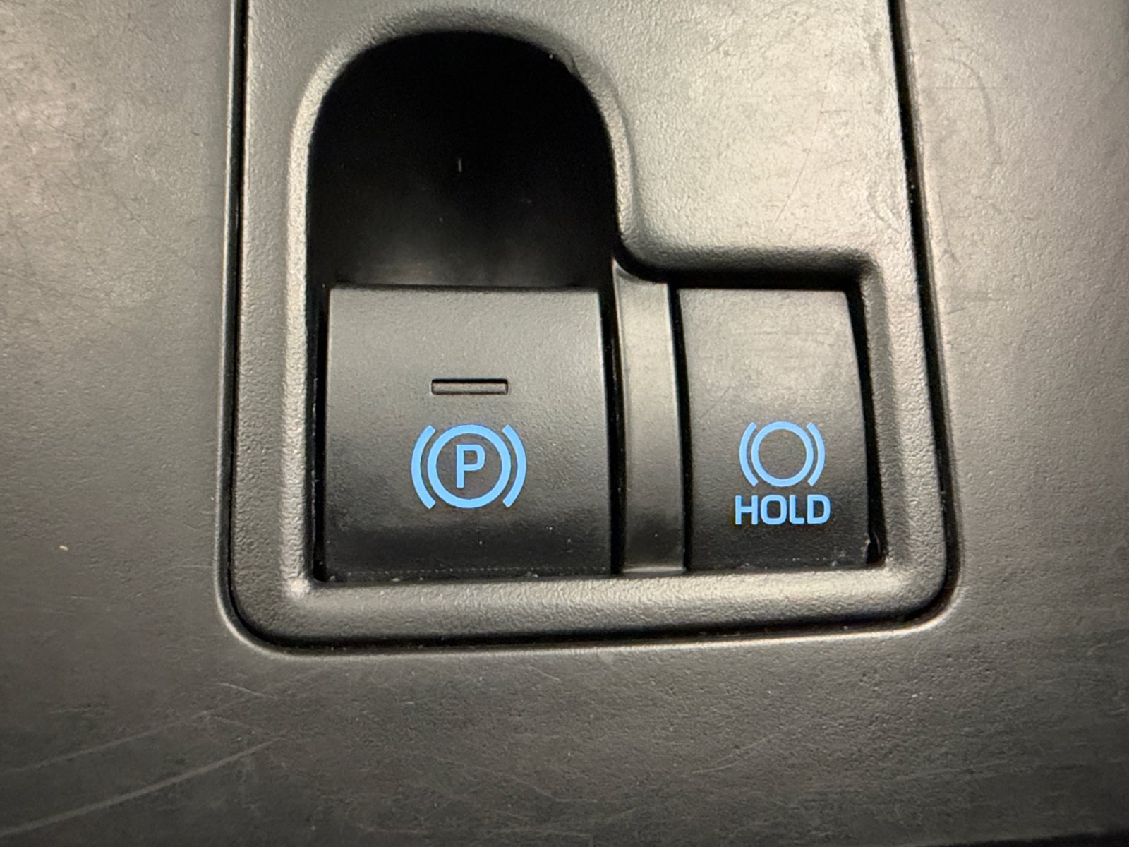Used 2022 Toyota Highlander LE FWD image 33
