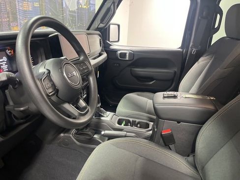 New 2025 Jeep Gladiator Nighthawk image 10