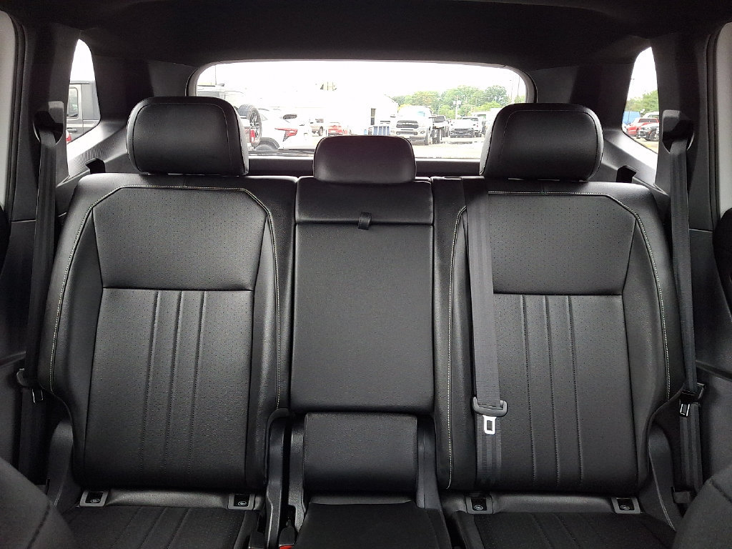 Used 2023 Volkswagen Tiguan SE R-Line AWD/4WD image 20