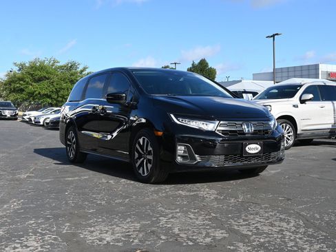 Used 2026 Honda Odyssey EX-L image 3