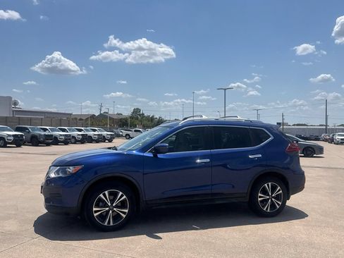 Used 2019 Nissan Rogue SV w/ Sun & Sound Touring Package FWD image 11