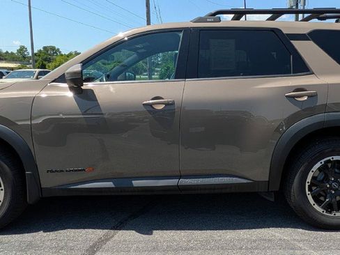 Used 2023 Nissan Pathfinder Rock Creek AWD/4WD image 7