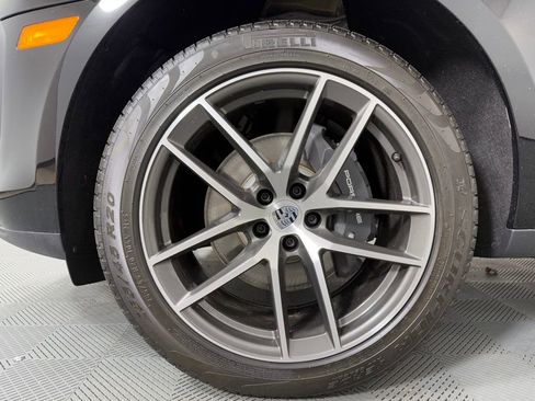 New 2026 Porsche Macan AWD/4WD image 11