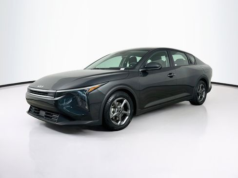 Used 2025 Kia K4 FWD image 3