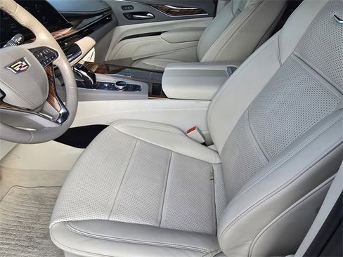 Used 2024 Cadillac Escalade ESV Sport Platinum w/ LPO, ONYX Package image 19