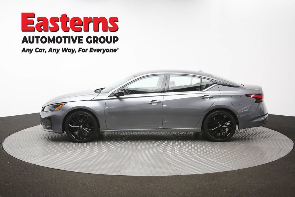 Used 2023 Nissan Altima 2.5 SR FWD image 61