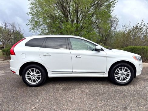 Used 2015 Volvo XC60 T5 image 3