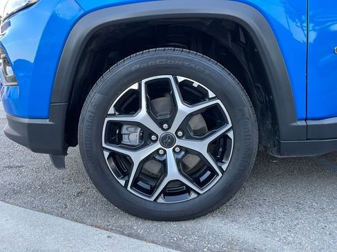 Used 2025 Jeep Compass Limited image 30