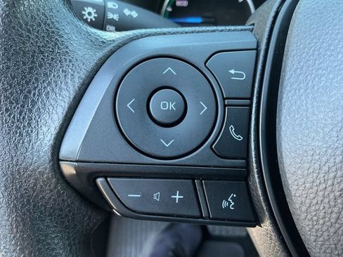 Used 2022 Toyota RAV4 LE AWD/4WD image 19