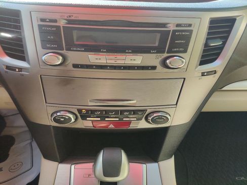Used 2012 Subaru Outback 2.5i Premium AWD/4WD image 11
