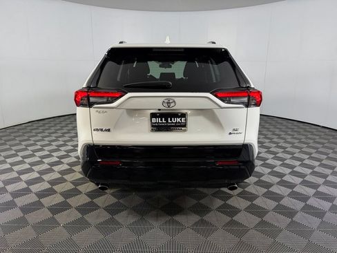 Used 2025 Toyota RAV4 SE AWD/4WD image 9