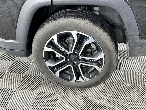 Used 2024 Jeep Compass Limited image 38