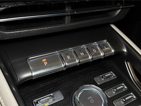 Used 2024 Lincoln Nautilus Reserve w/ Equipment Group 203A image 26