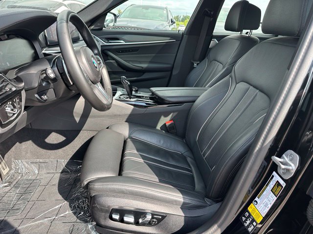 Used 2023 BMW M550i xDrive w/ Executive Package AWD/4WD image 19