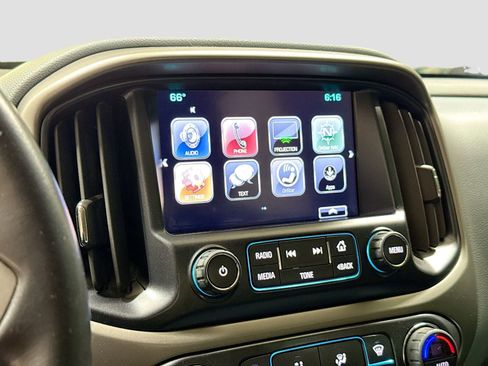 Used 2017 Chevrolet Colorado Z71 AWD/4WD image 18