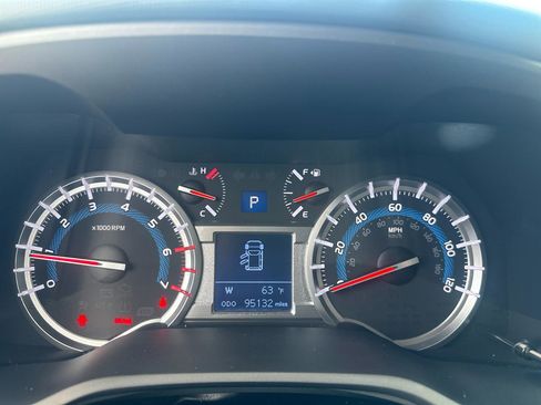 Used 2017 Toyota 4Runner SR5 AWD/4WD image 15