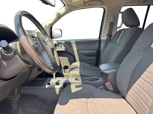Used 2018 Nissan Frontier PRO-4X AWD/4WD image 10