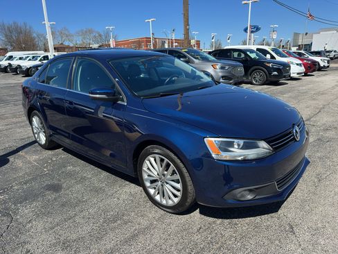 Used 2012 Volkswagen Jetta SEL image 3